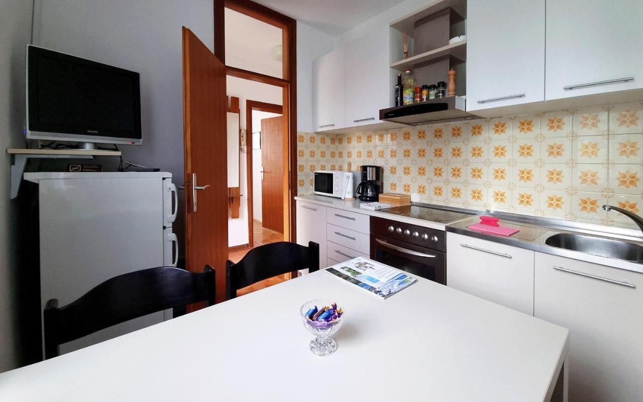 Beautiful apartment with picturesque view&free parking Portorož Extérieur photo